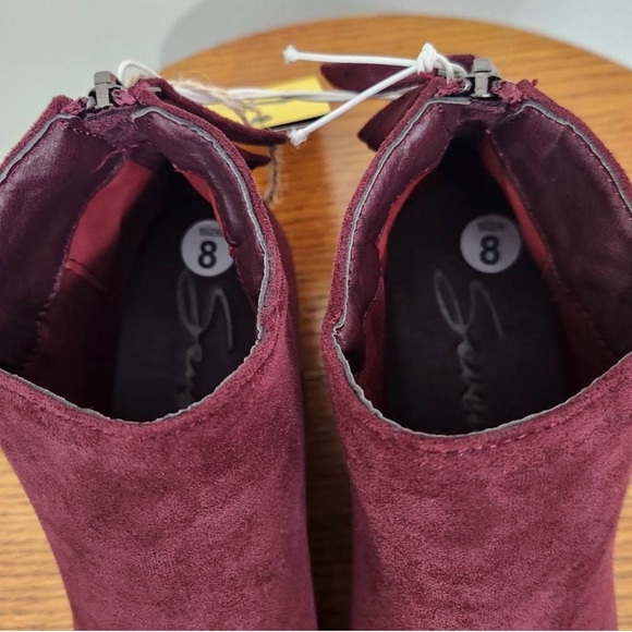 Seven7 Oxblood Ankle Bootie NWT Size 8 Wine Micro Suede Bootie - Picture 6 of 11